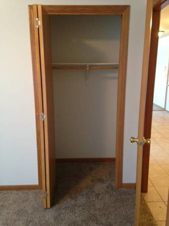 Building Photo - 122 Maine St