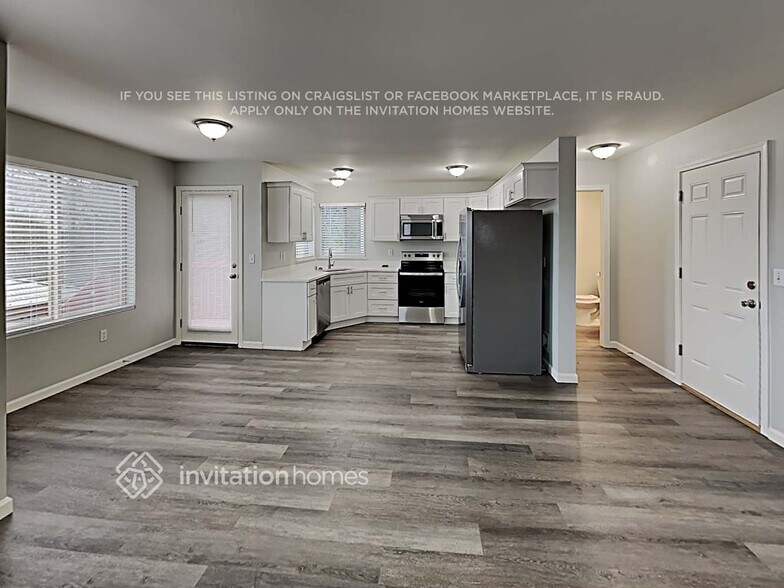 Building Photo - 4007 201st St E