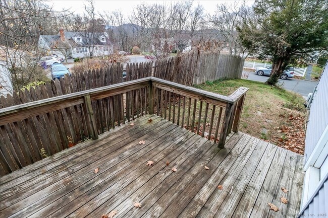 Building Photo - 32 Pleasant St