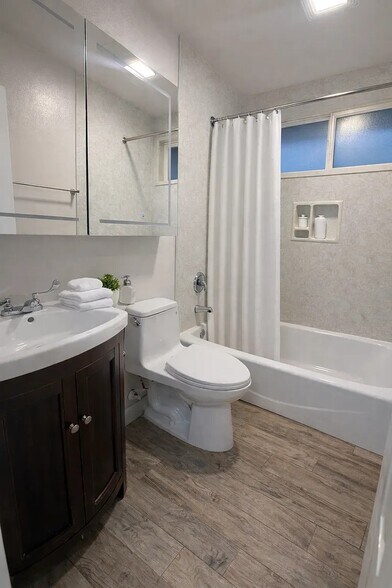 Bathroom - 820 Geneva Ave