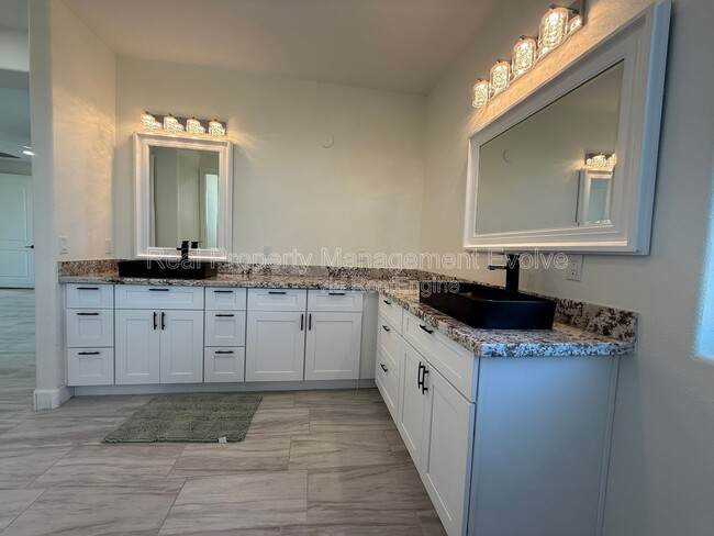 Building Photo - 22536 W Huntington Dr