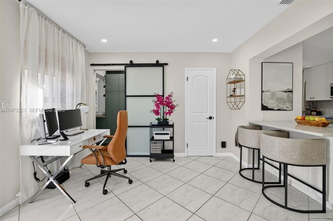 Building Photo - 252 SW 23rd St