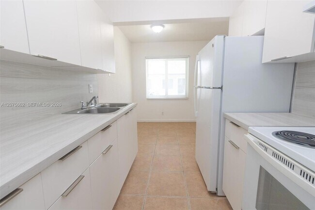 Building Photo - 831 NW 1st Ave