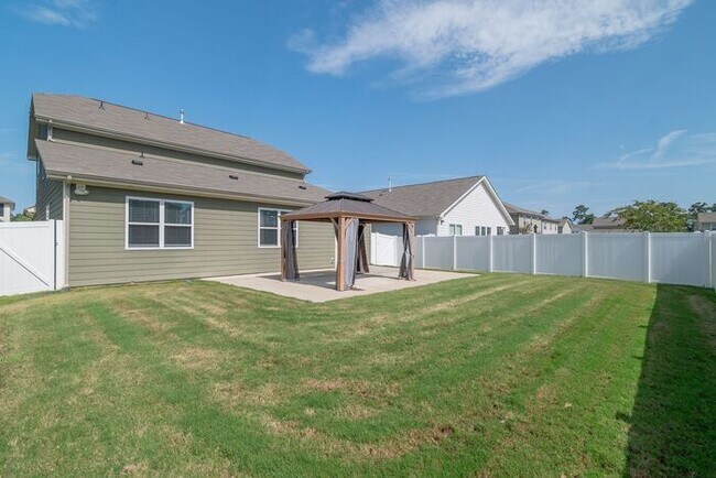 Building Photo - Luxury Living Begins at Home: Where Every Day Feels Like a Retreat; 5BR/3BA, Office