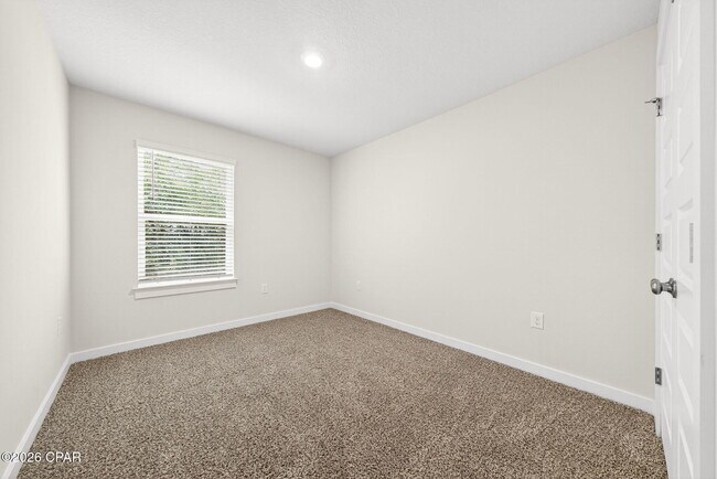 Building Photo - 41 S Main Deck Dr