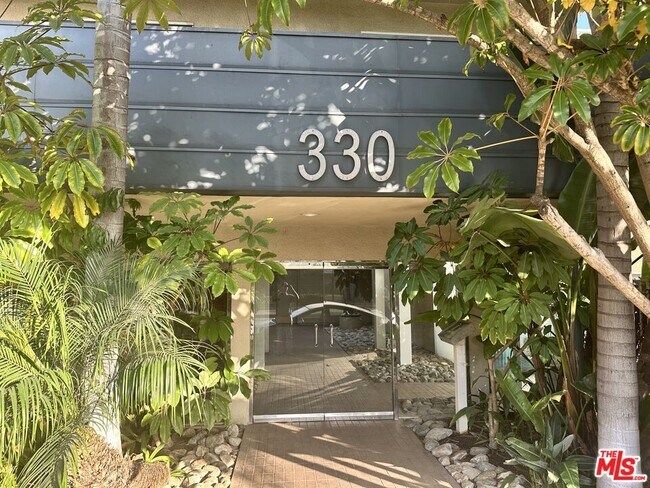 Building Photo - 330 S Barrington Ave