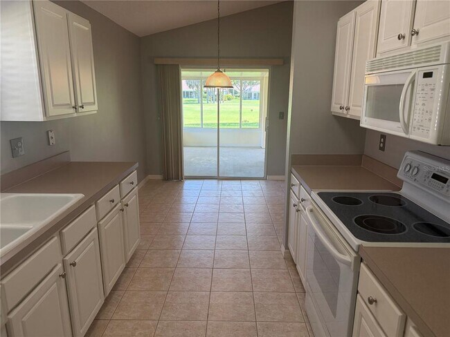 Building Photo - 2217 Brookfield Greens Cir