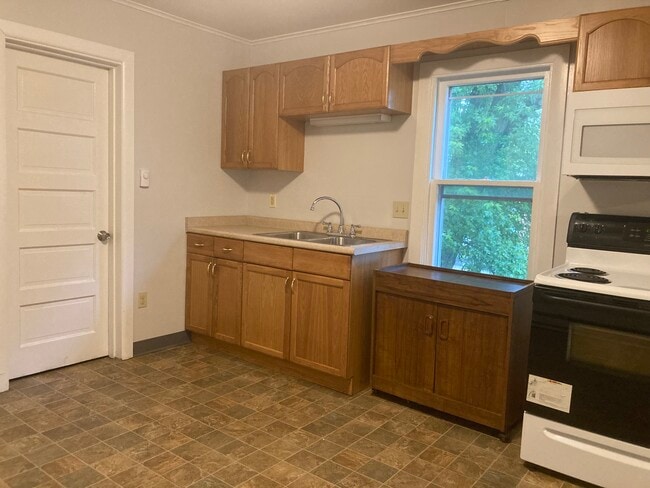 Building Photo - 6028 Penn St