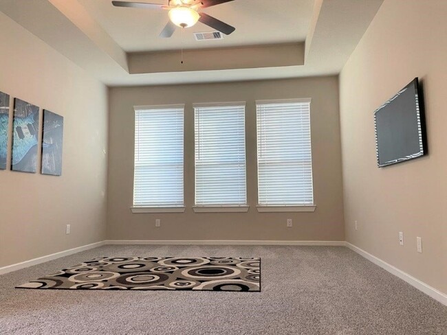 Building Photo - 8426 Bay Orchard Dr