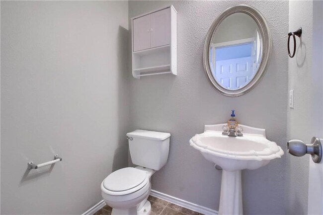 Building Photo - 706 Big Spring Dr