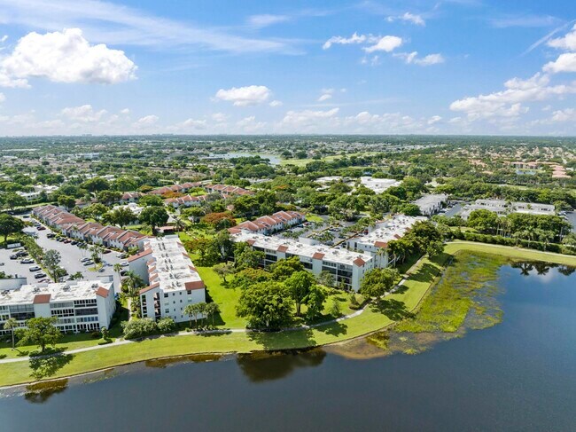 Building Photo - 6650 S Oriole Blvd