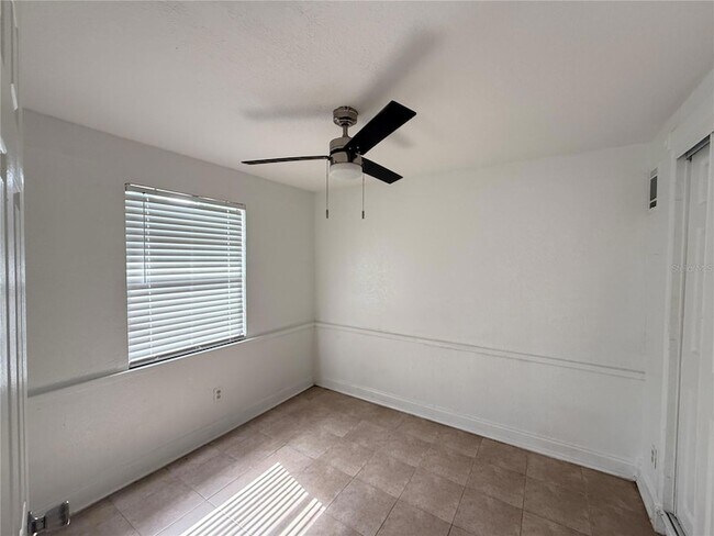 Building Photo - 524 N Lakemont Ave