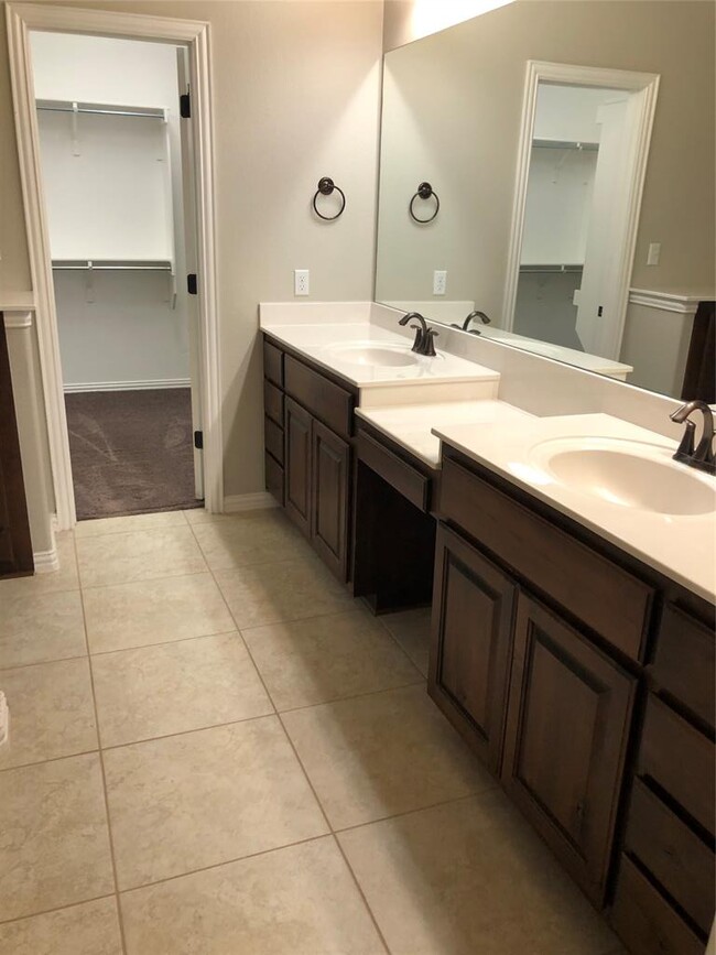 Building Photo - 13656 Mesa Verde Dr