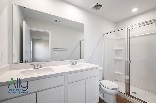 Building Photo - 44 Sophie Kathryn Dr