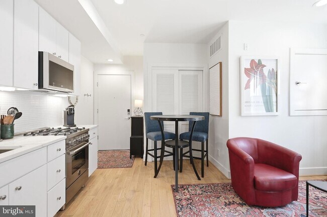 Building Photo - 1775 Swann St NW