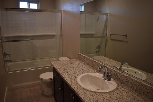 Building Photo - 610 Wood Crest Ave