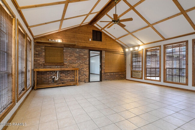 Building Photo - 3403 President Davis Dr