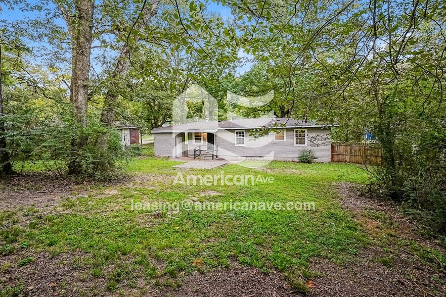 Building Photo - 3027 Woodside Dr