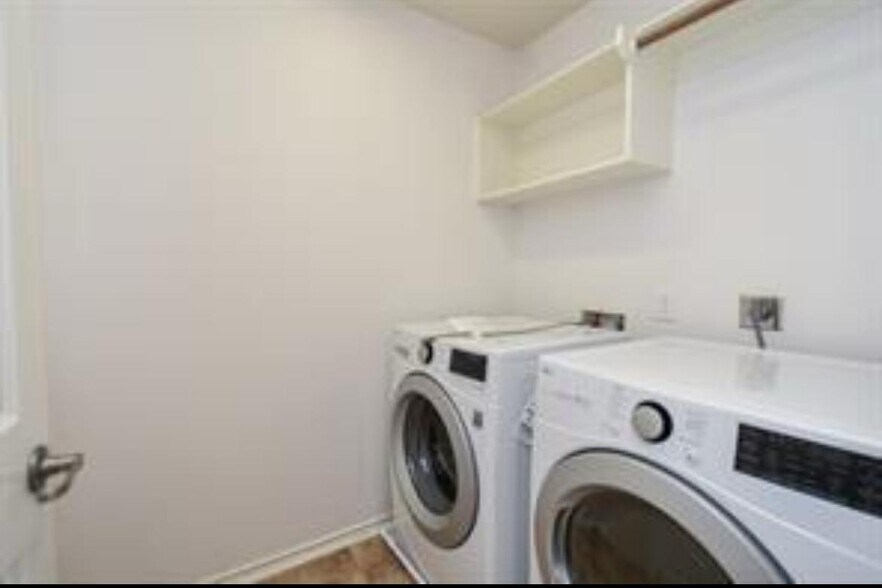 Laundry room - 38 Whitekirk Pl
