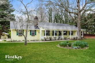 Building Photo - 3704 Newport Dr