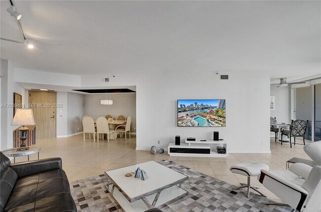 Building Photo - 19667 Turnberry Way