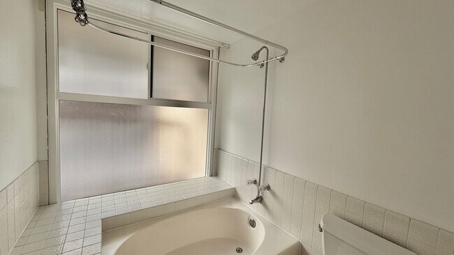 Building Photo - ??Spacious 2BR/2BA Condo for Rent in Tranquil Rancho la Costa Community
