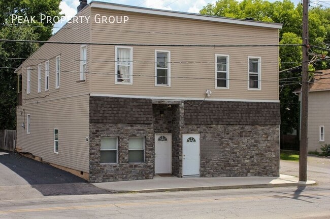 Building Photo - 77 1/2 E. 7th Avenue-