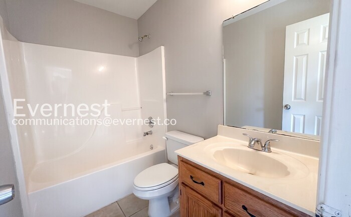 Building Photo - 5669 Kaitlyn Dr W