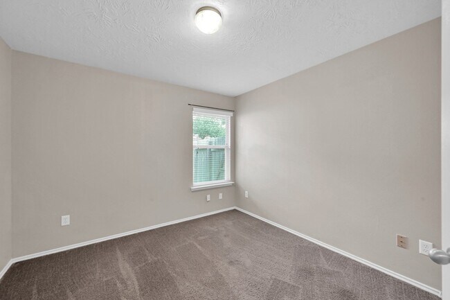 Building Photo - 18441 Sunrise Oaks Ct