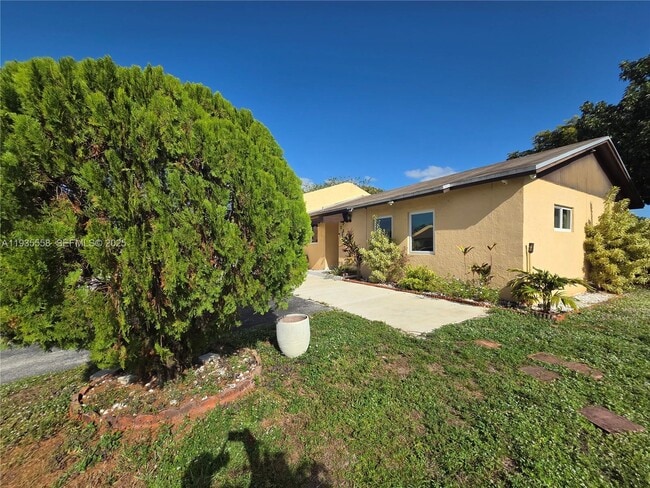 Building Photo - 2851 NW 203rd Ln