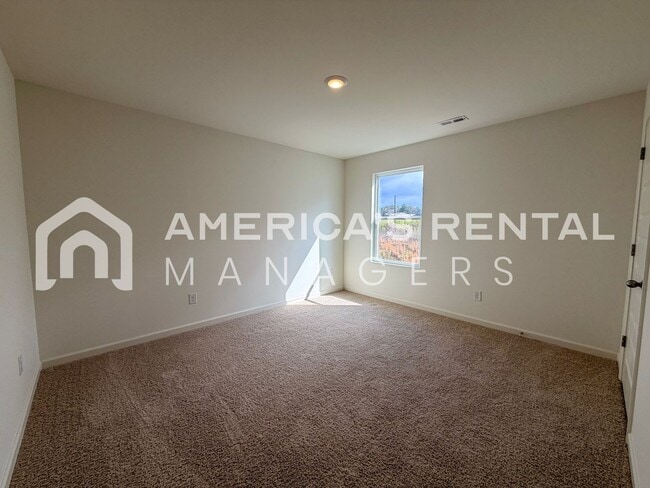 Building Photo - Modern Two Story Living in Doss Ferry - Available NOW!!