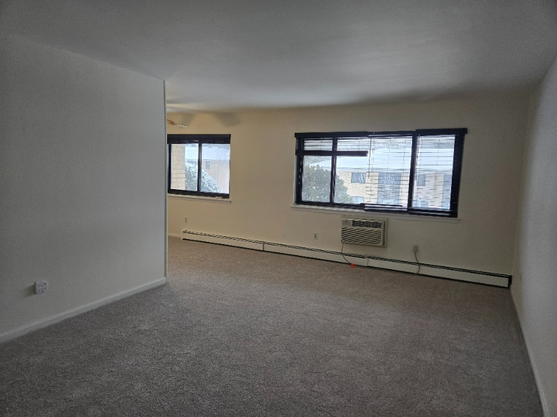 Building Photo - 401 US-22