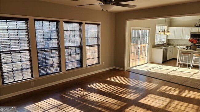 Building Photo - 3330 Ridgefair Dr