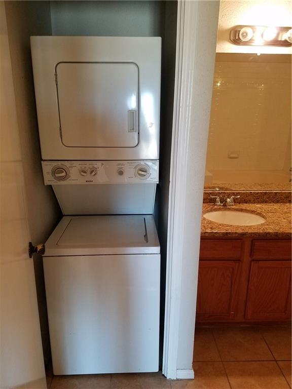 Building Photo - 2450 Wickersham Ln