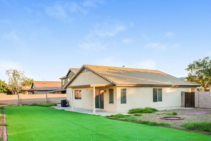 Building Photo - 1388 S 159th Ave