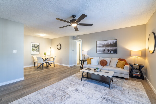 Building Photo - Ruby on the Creek Apartments