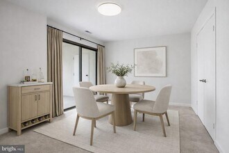 Building Photo - 11500 Fairway Dr