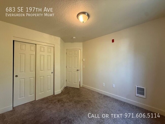 Building Photo - 683 SE 197th Ave