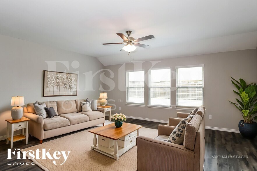 Building Photo - 117 Lazy Berry Way