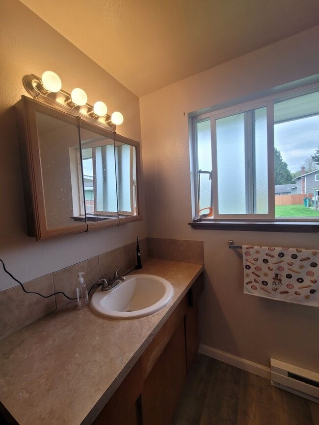 Building Photo - Auburn duplex rambler home for rent -  2 b...