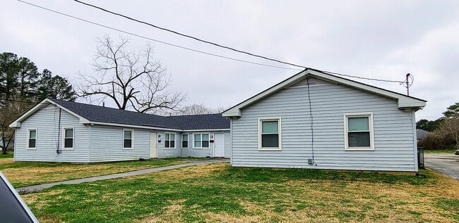 Building Photo - 1328 Maple St