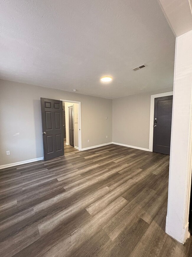 Building Photo - Live in Style without Breaking the Bank at Magnolias Living Apartments Washer & dryer in-unit