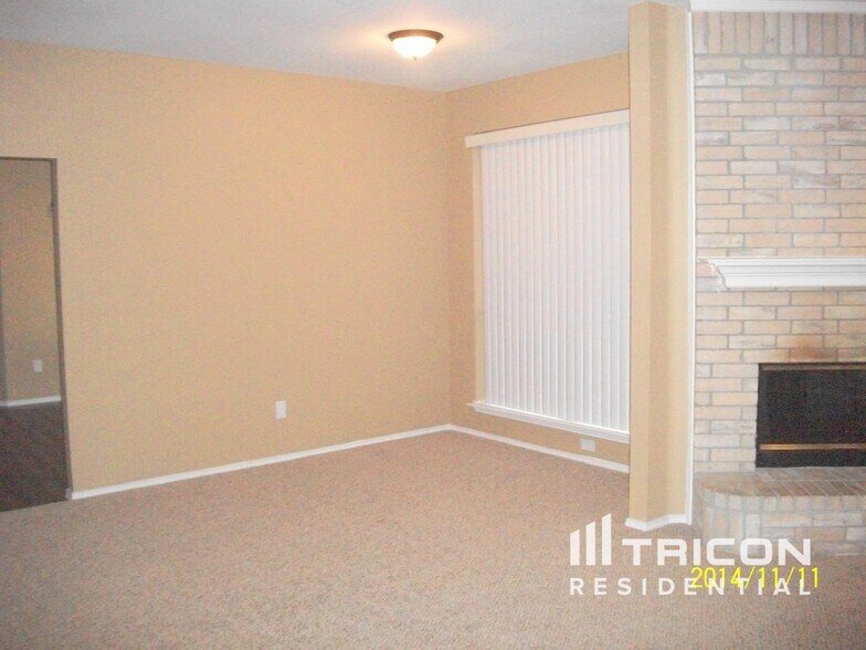 Building Photo - 746 Catalina Dr