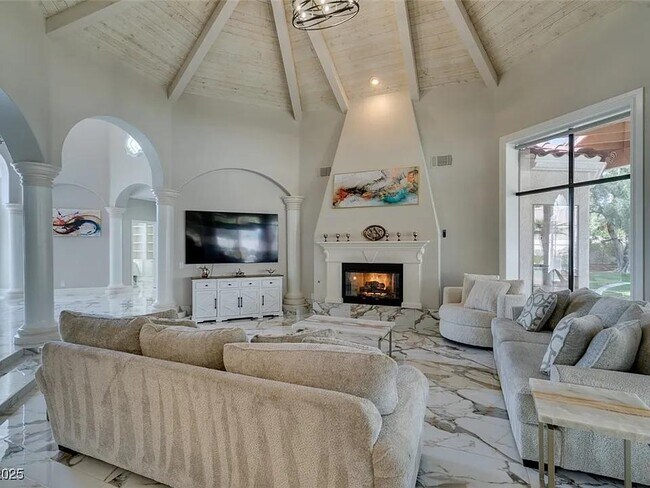 Building Photo - 2101 Diamond Bar Dr