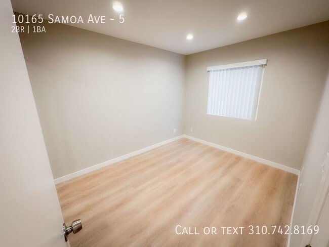 Building Photo - 10165 Samoa Ave