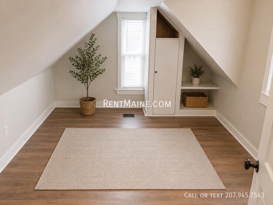 Building Photo - 58 Elm St