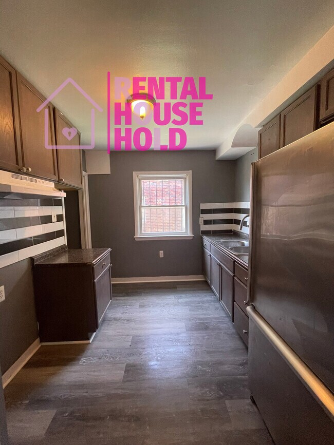 Building Photo - 10575 Beaconsfield St