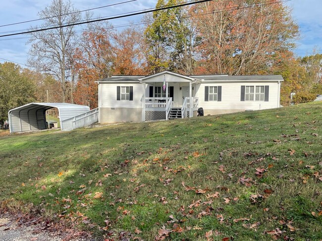 Building Photo - Lovely 3-Bedroom Home with Spacious Yard &...