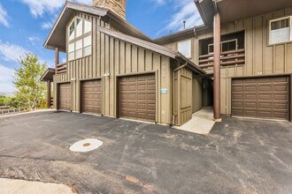 Building Photo - Cove Canyon Cutie!!
