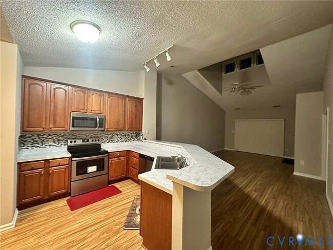 Building Photo - 5442 Fuller Dr